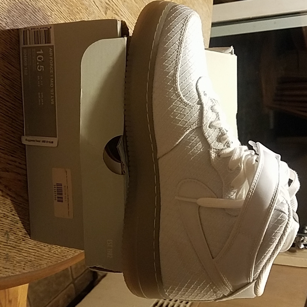 NIB White Men's Nike Mid